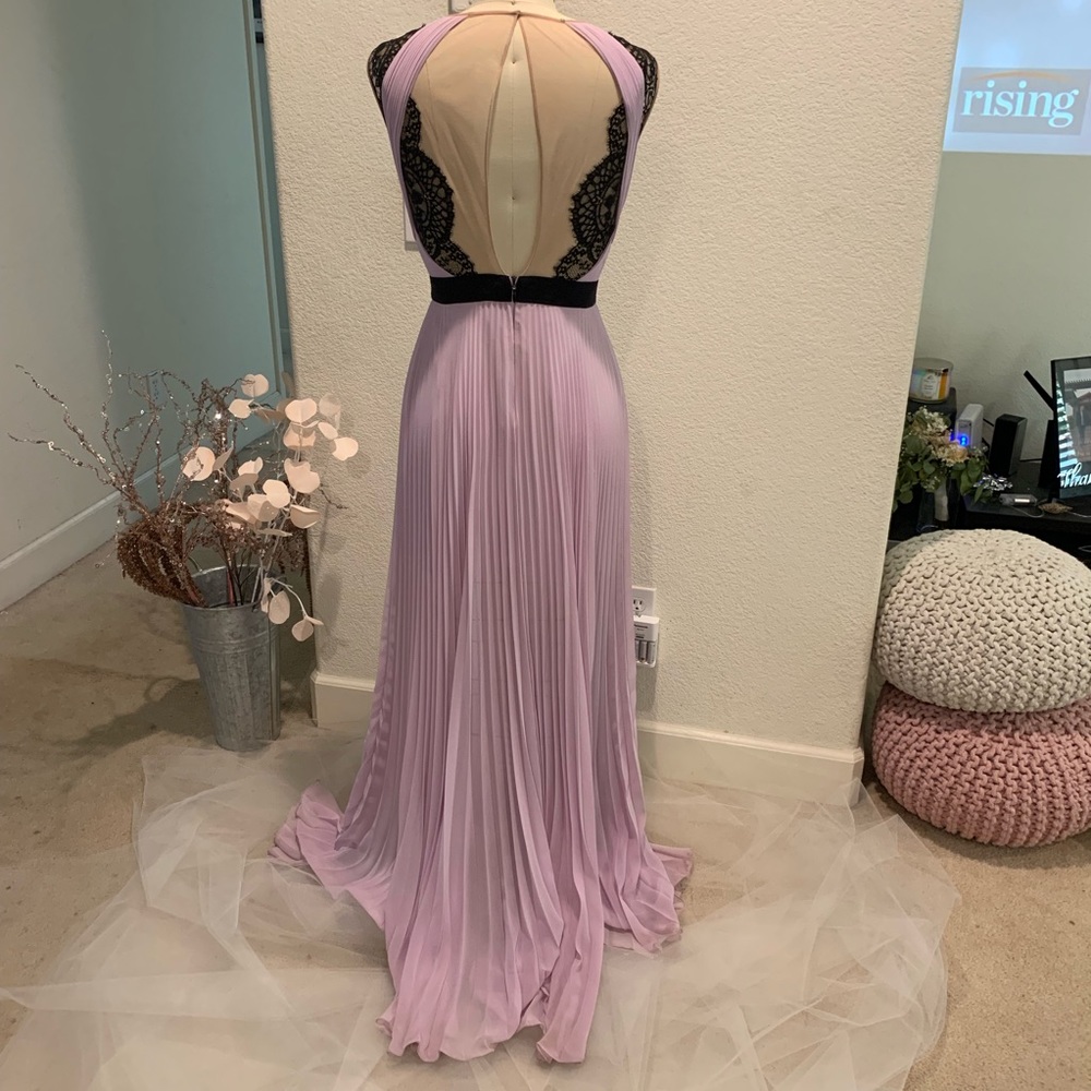 Bcbg lavender lace pleAted dress - Picture 5 of 7